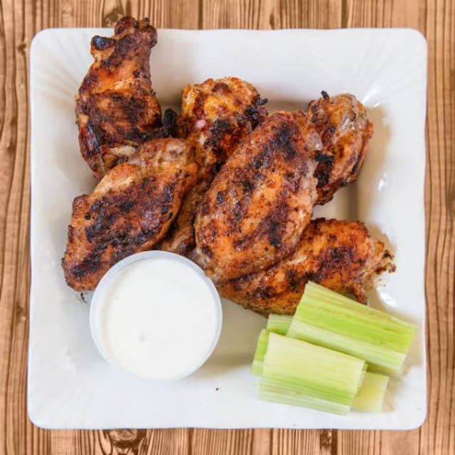 8 Pc Grilled Wings.